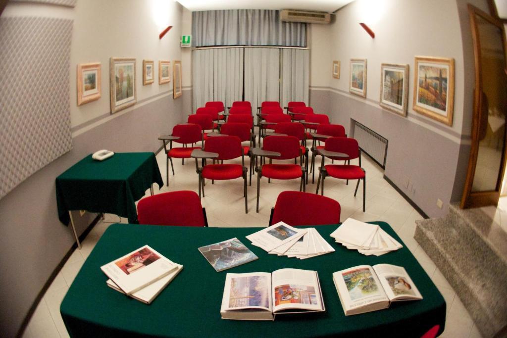 Hotel Milano Pistoia Exterior foto