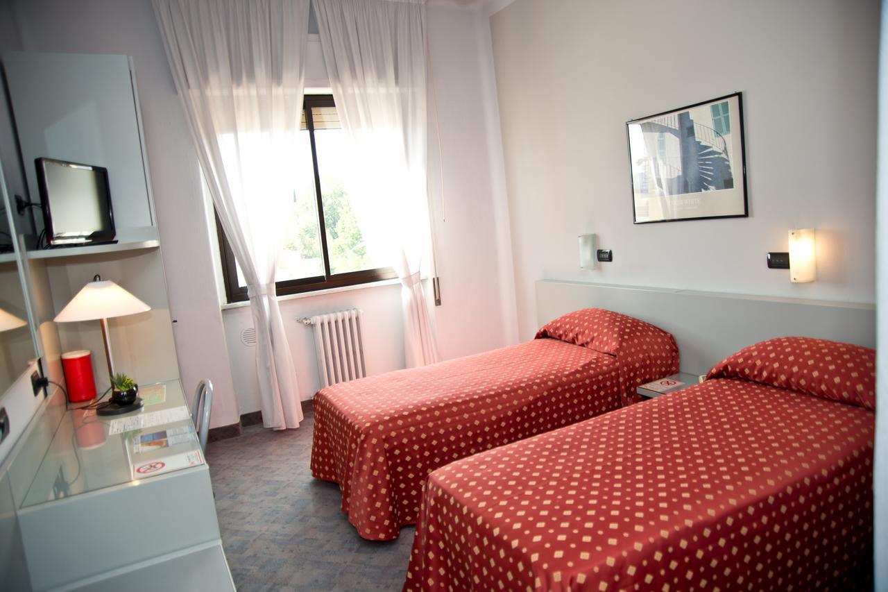 Hotel Milano Pistoia Exterior foto